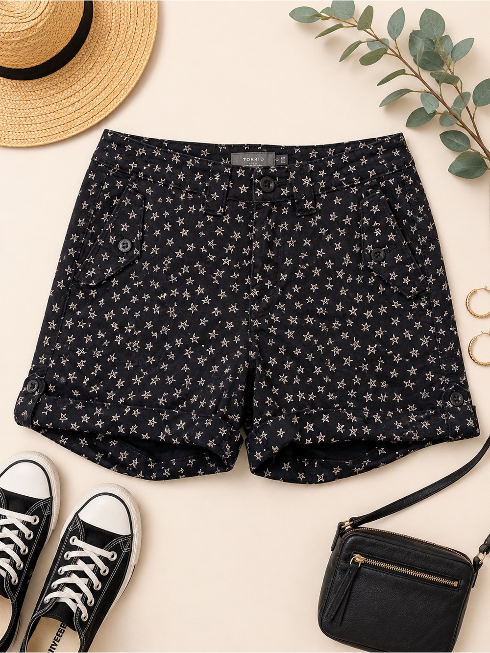 Torrid Black Star Print Utility Shorts Size 0 Plus Rolled Hem Stretch Shorts